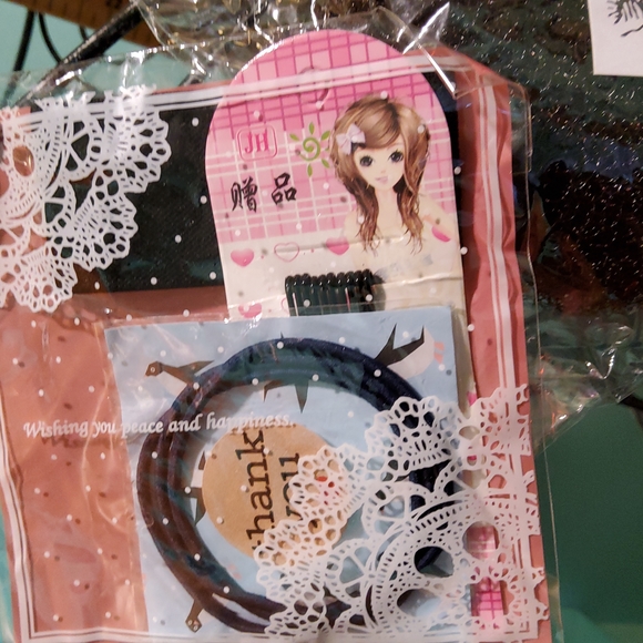 2 Tone Tossled Up Bun Extension Kit - Picture 5 of 6